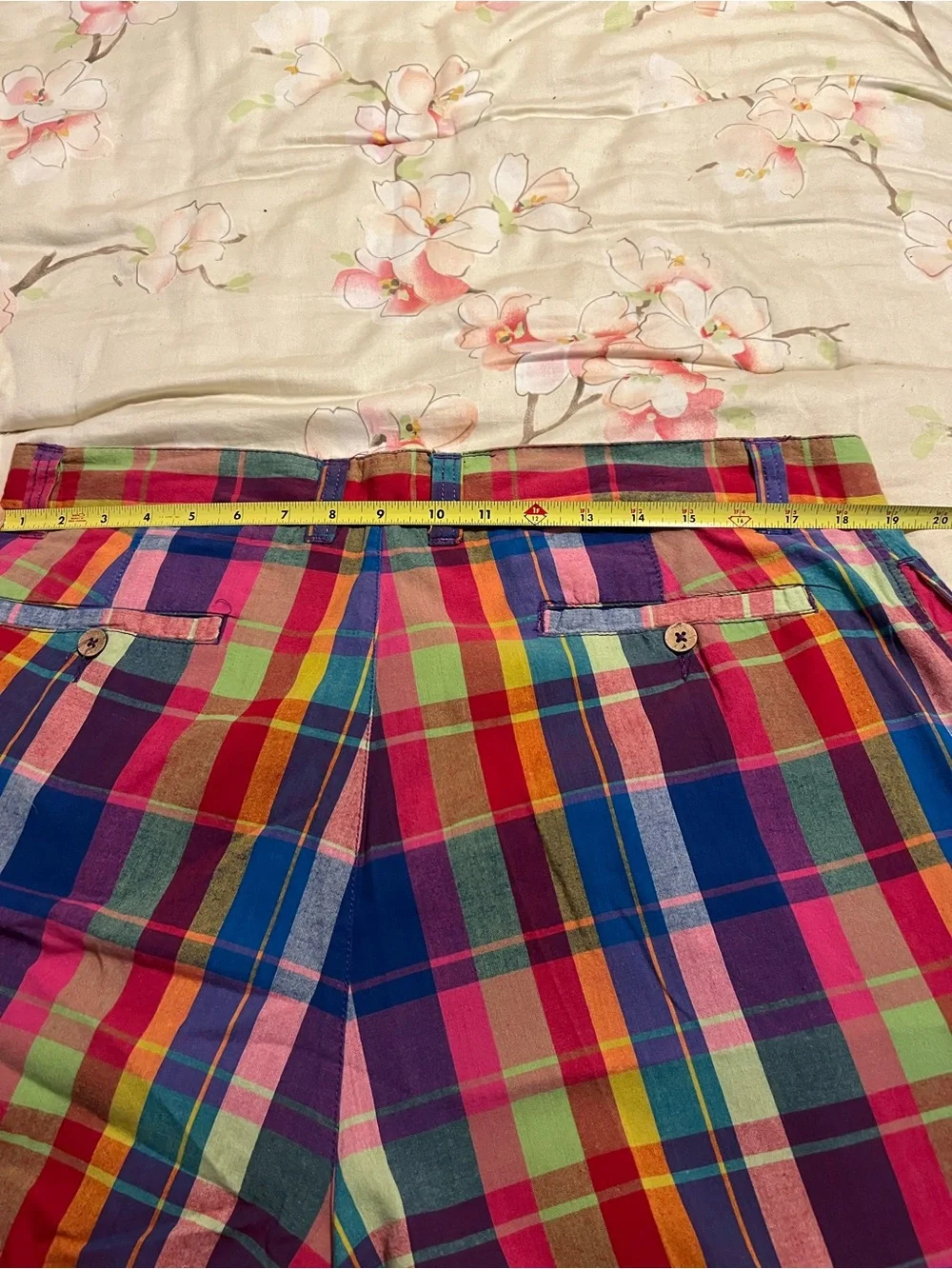 Vintage 1946 Multicolored Plaid Shorts - Size = Men 36